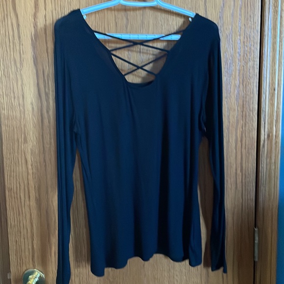 Rock & Republic woman’s long sleeved top! Size large, never worn! - Picture 2 of 4